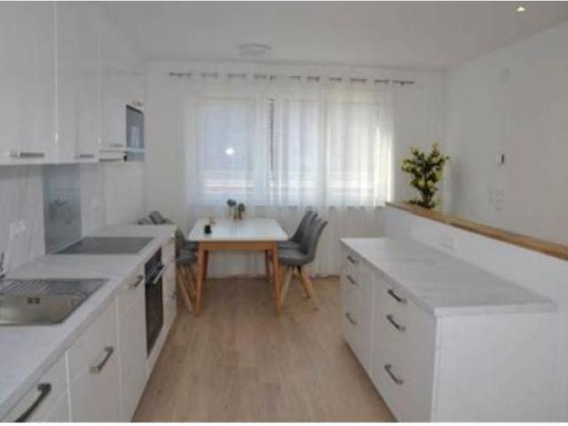 Möblierte 3 Zimmer Wohnung mit Balkon
