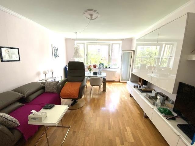 Möblierte 3 Zimmer Wohnung mit Südwest Loggia in top Lage Schwabing West