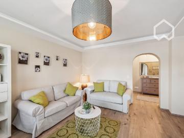 Möblierte 3 Zimmer Wohnung mit Rheinblick in Köln Mülheim, Koln Amsterdam Apartments for Rent