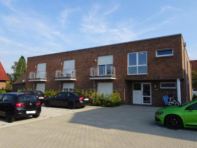 Möblierte 1,5 Zimmer Wohnung mit kleiner Terrasse in Oldenburg/ Bümmerstede, Nähe der Kaserne, Klinikum
