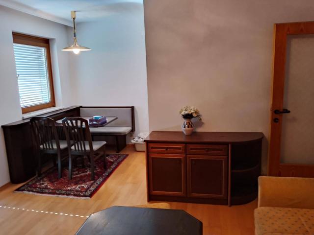 Möblierte 1 Zimmer Altbauwohnung mit Balkon in Innsbruck