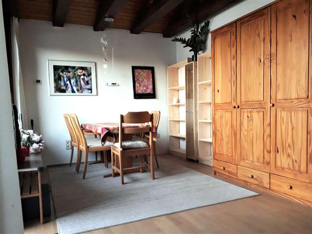 Möblierte 1 Zimmer Dachgeschosswohnung mit Balkon und EBK in Karlsruhe