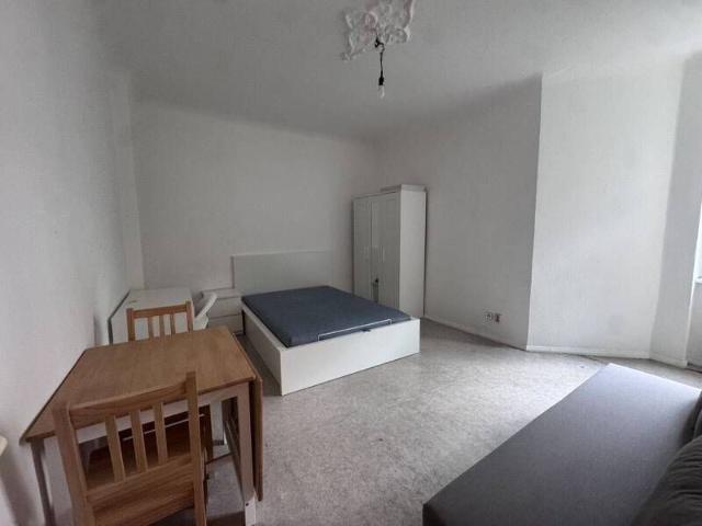 Möblierte 1 Zimmer Wohnung im Herzen von Friedrichshain!