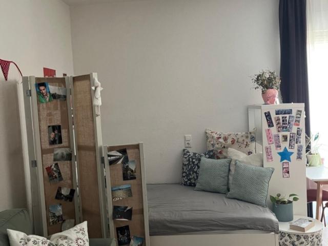 Möblierte 1 Zimmer Wohnung nahe Innenstadt / Furnished Studio Apartment Near City Centre