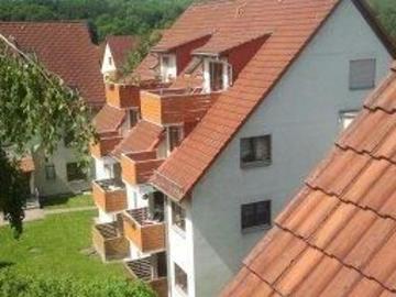 möblierte 1 Raumwohnung im 1.OG mit EBK und Balkon