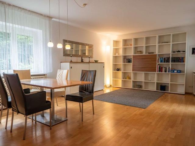 Möblierte 2,5 Zimmer Wohnung mit Balkon in Toplage auf der Gänsheide