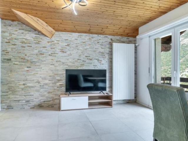 Möblierte 2.5 Zimmer Wohnung in Stalden, Top Aussicht