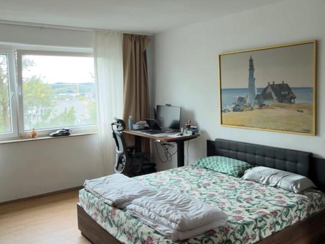 Möblierte 2,5 Zimmer Wohnung Vollausstattung, Balkon, Stellplatz