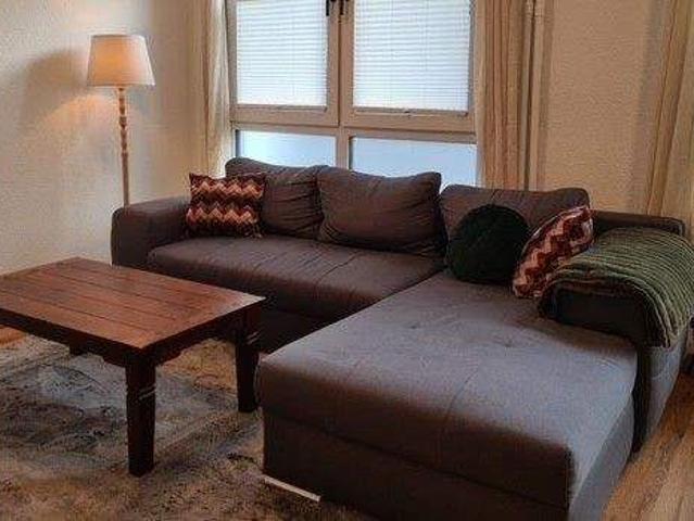 Möblierte 2 Zi Wohnung mit Balkon, auch WG geeignet