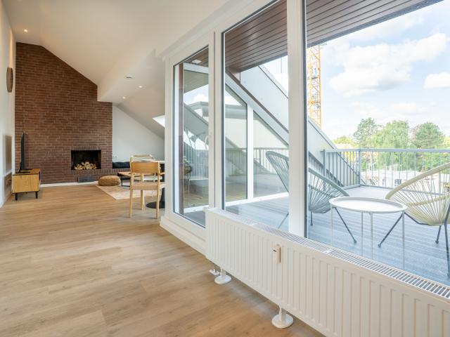 möblierte 2 Zimme Wohnung mit Dachterrasse