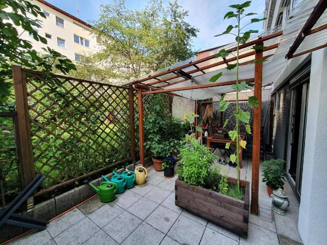 Möblierte 2 Zimmer Garten Wohnung, befristet Furnished 2 Room Garden Apartment, temporary