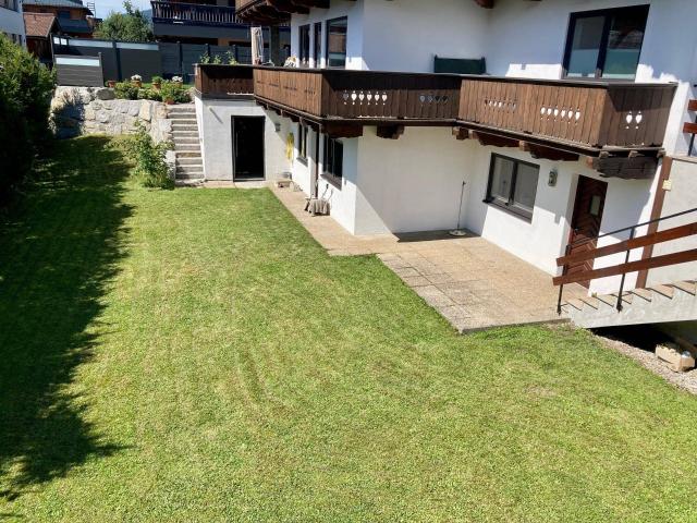 möblierte 2 Zimmer Gartenwohnung mit Terrasse & 2 Parkplätzen in Kirchberg