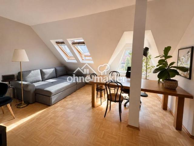 Möblierte 2 Zimmer Dachgeschosswohnung mit Balkon in Berlin Wedding