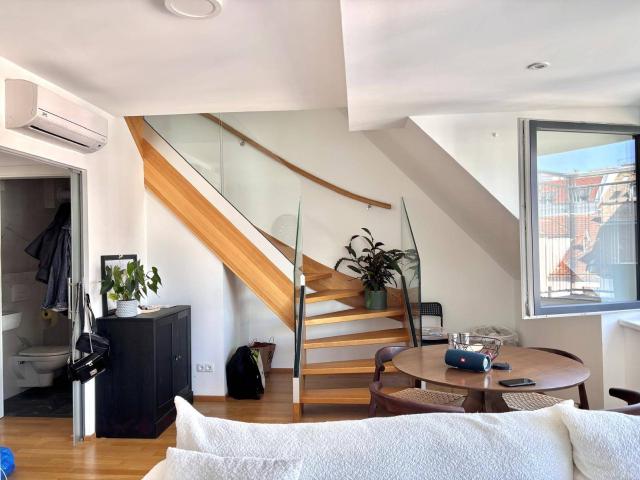 Möblierte 2 Zimmer Dachgeschosswohnung Nur bei Möbelübernahme