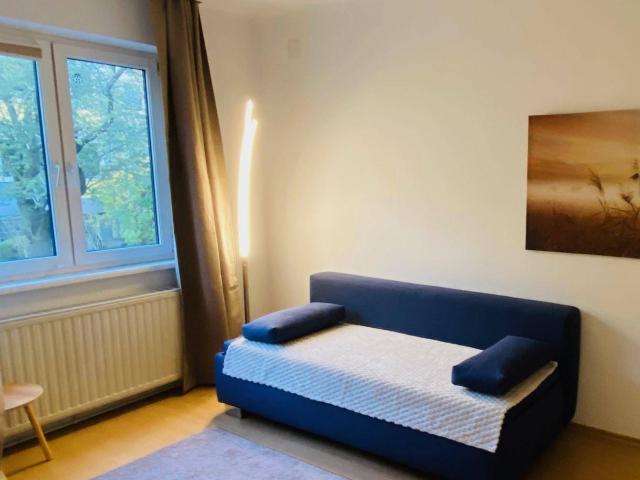 Möblierte 2 Zimmer Wohnung, hell, ruhig, Gartenblick, Nähe U4