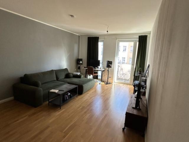 Möblierte 2 Zimmer Wohnung mit Balkon in Friedrichshain zur Zwischenmiete