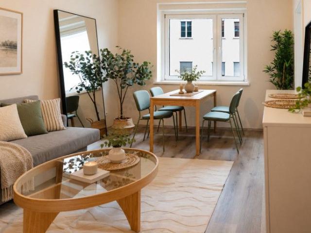 Möblierte 2 Zimmer Wohnung mit Balkon ins Grüne – sofort beziehbar, provisionsfrei