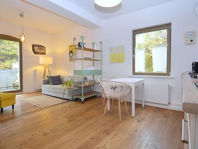 Möblierte 2 Zimmer Wohnung mit Balkon, Internet und gemütlichem Flair in Wiesbaden Sonnenberg