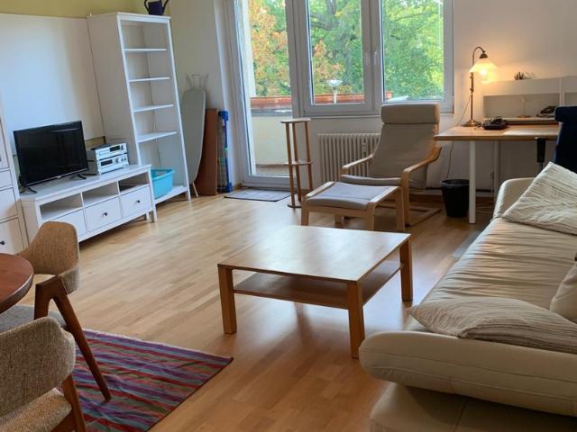 Möblierte 2 Zimmer Wohnung mit Balkon und Aufzug – bezugsfrei & provisionsfrei