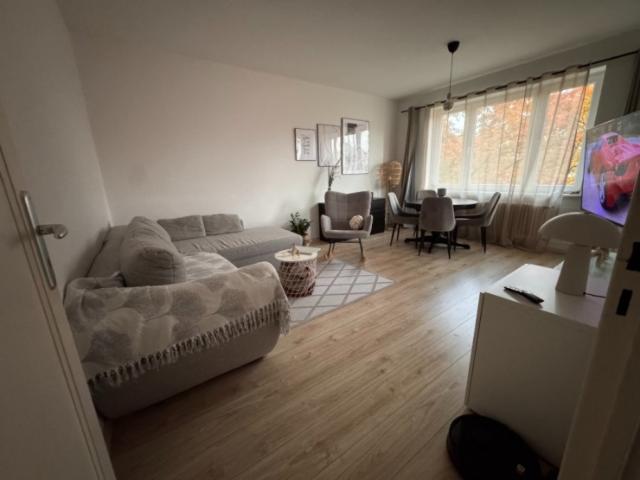 Möblierte 2 Zimmer Wohnung mit Balkon