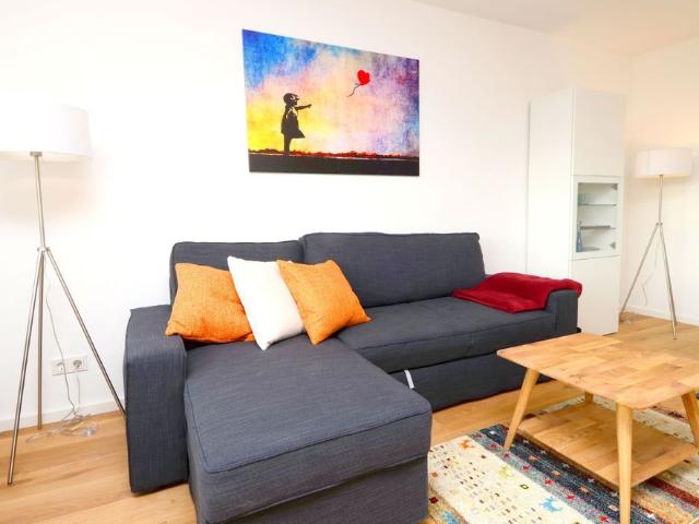 Möblierte 2 Zimmer Wohnung mit Internet und Balkon in Schierstein