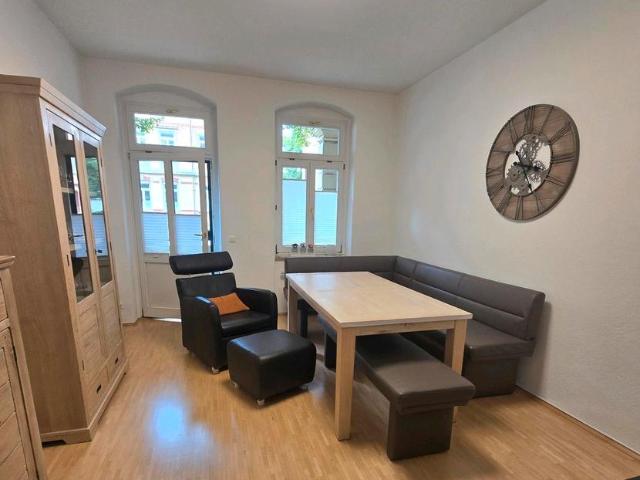 Möblierte 2 Zimmer Wohnung mit Terrasse in ruhiger Lage