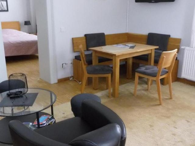 Möblierte 2 Raum Wohnung mit Stellplatz!