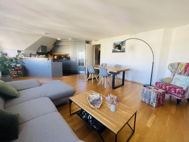 Möblierte 4.5 Zimmer Wohnung mit Bergsicht und Balkon, Luzern Zentrum