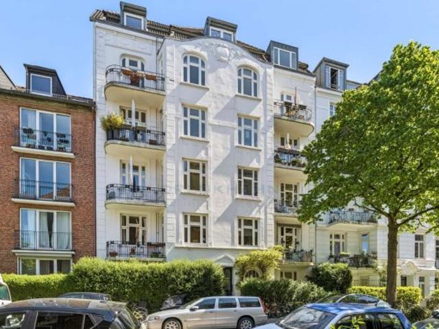 Möblierte 4,5‑Zimmer Altbau‑Erdgeschosswohnung mit zwei Terrassen in begehrter Lage