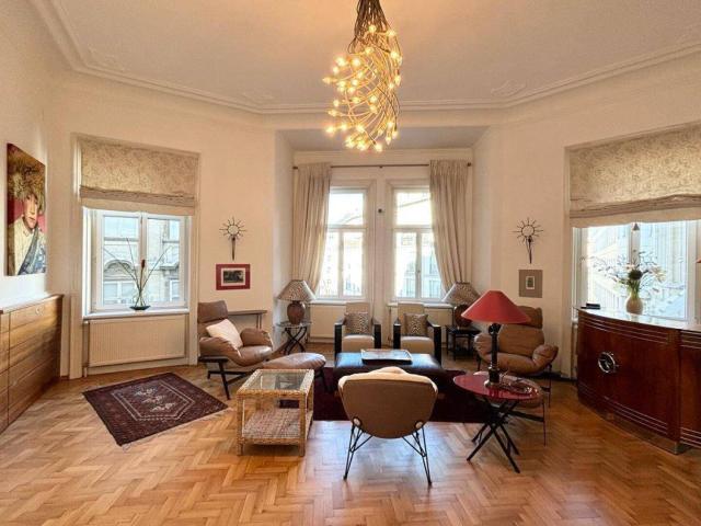 Möblierte 4 Zimmer Luxus Wohnung im 1. Bezirk Wiens