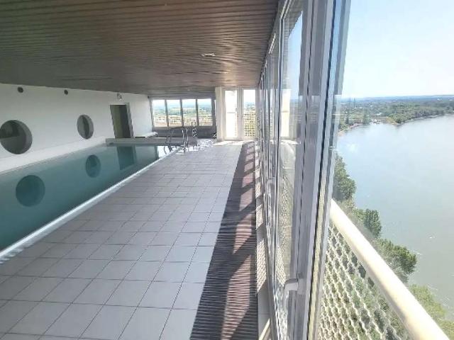 Möblierte 75 m² Whg. 2,5 LINDENHOF direkt am RHEIN mit Pool im 18. OG + Einbauküche + Balkon