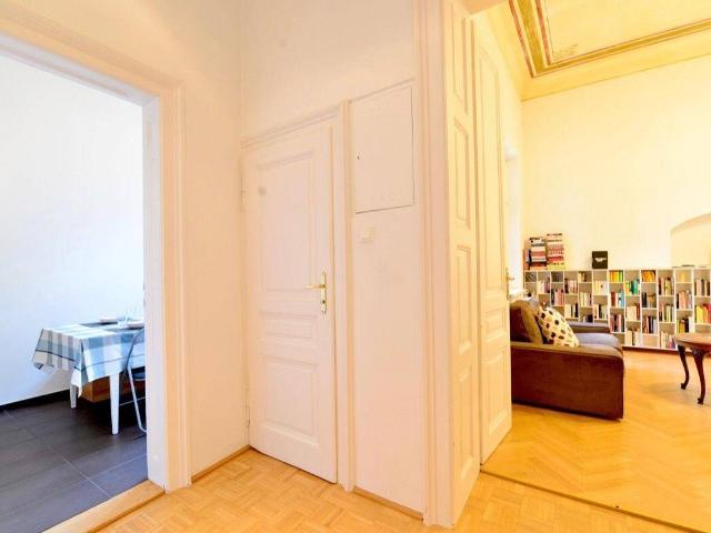 Möblierte Altbau Wohnung in bester Lage in 1080 ab September 2026