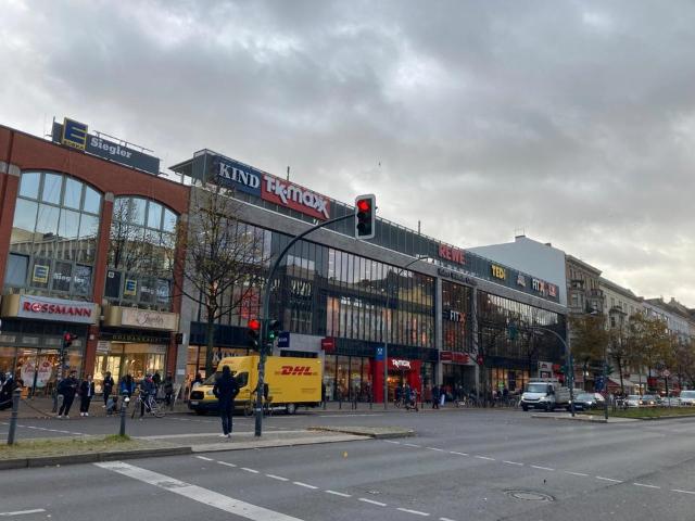 MÖBLIERTE APARTMENT MIT TERRASSE IN ZENTRALER WOHNLAGE