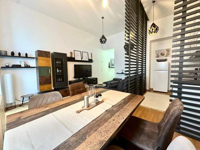 Möblierte Erdgeschosswohnung Innenhof Neubau 49m² mit Garten ab Ende August