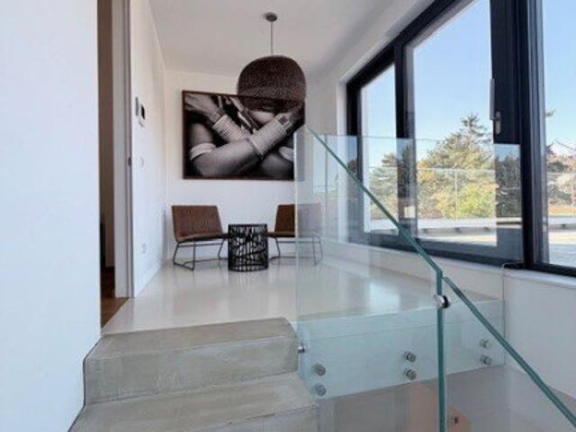 Möblierte, exklusive villa mit pool