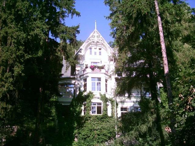 MÖBLIERTE kleine 2 Zimmer WE in schöner Bad Blankenburger Stadtvilla