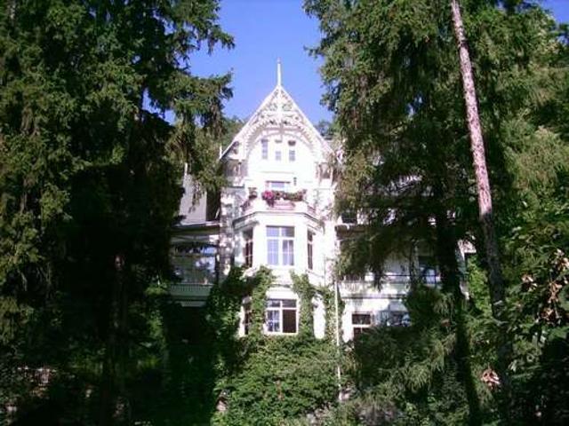 MÖBLIERTE kleine 2 Zimmer WE in schöner Bad Blankenburger Stadtvilla