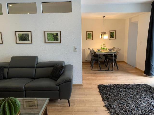 möblierte hochwertige 3 Zimmer Wohnung, 1490 zzgl. NK
