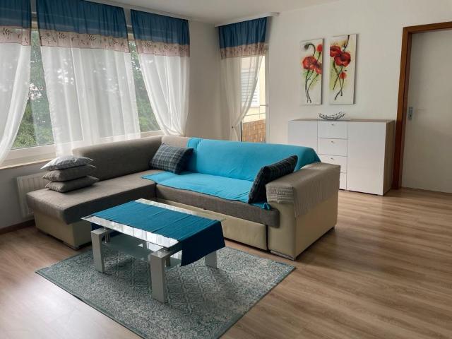 Möblierte Helle 1,5 Zimmer Wohnung mit Balkon