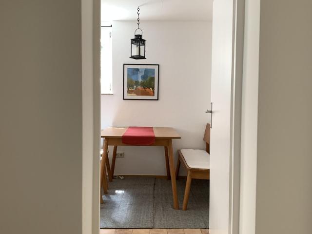 Möblierte, helle Pendlerwohnung in Innenstadtlage