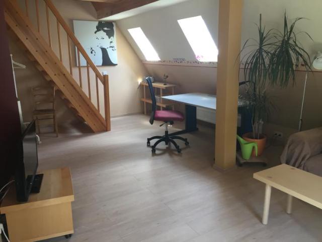 möblierte Maisonette Wohnung sehr gute Anbindung zu Bus und Bahn