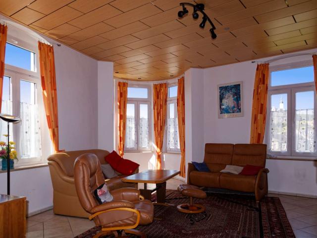 Möblierte Maisonettewohnung mit Kamin und Fußbodenheizung