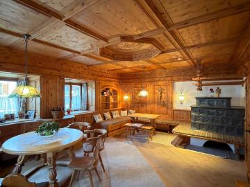 Möblierte Souterrain / Erdgeschoss Wohnung mit Zirbenstube & Kachelofen in Rietz