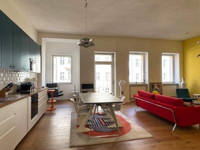 Möblierte, schöne und helle Wohnung mit Design Einzelmöbeln! Nähe Schloß Charlottenburg!