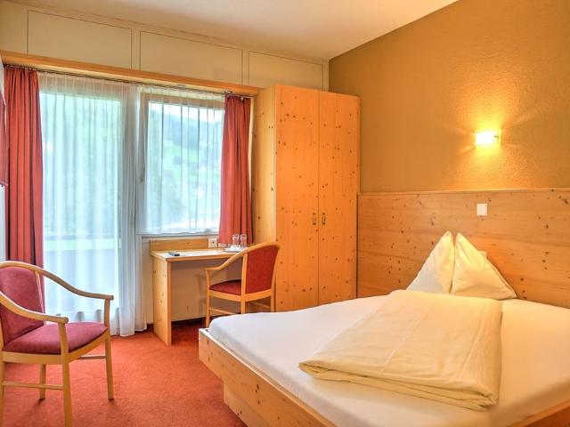 möblierte Studio Doppel mit Balkon im Parkhotel Wangs per sofort