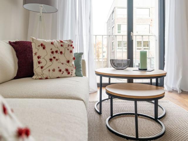 Möblierte, stilvolle 3.5 Zimmer Wohnung mit Balkon in Zug