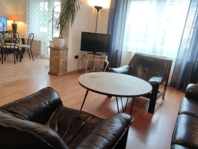 Möblierte Wochnung zum pauschal Preis, gute Lage und KVB Verbindung, Koln Amsterdam Apartments for Rent