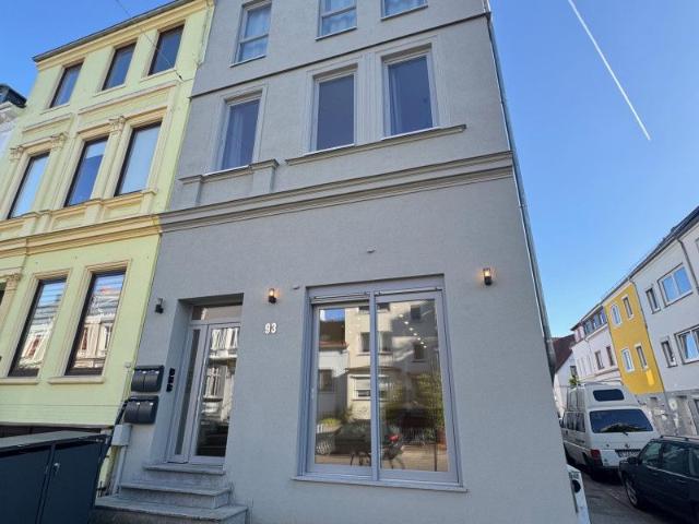 Möblierte Wohnung in saniertem Haus in zentraler Lage im Viertel