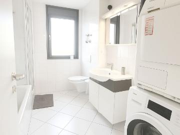 Möblierte Wohnung mit 2 Schlafzimmern, Garten und Stellplatz in der Maxvorstadt