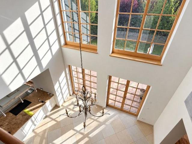 Möblierte Villa in Bisamberg 400 m² | 800 m² Grund, Spa mit Sauna, Garage für 3 Autos